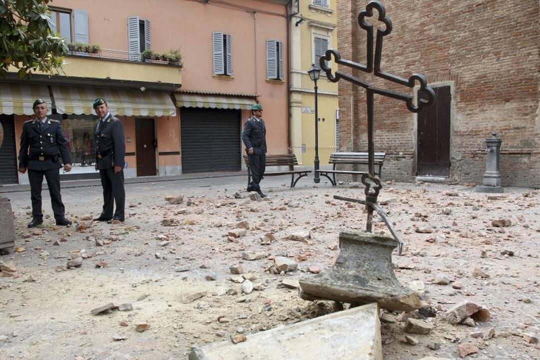 Italijoje žemės drebėjimo aukų padaugėjo iki 6 (papildyta 22:31 val.) 