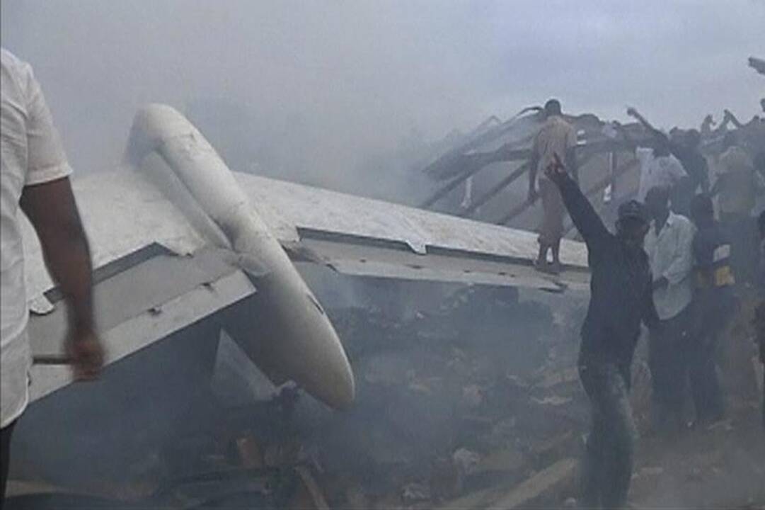 Nigerijoje nukritus keleiviniam lėktuvui veikiausiai žuvo 153 žmonės