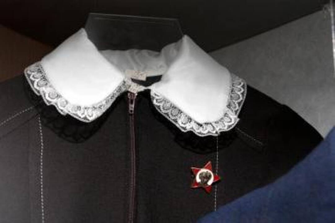 Raginimas: neskubėkite išmesti senų uniformų – muziejininkams brangus kiekvienas eksponatas.