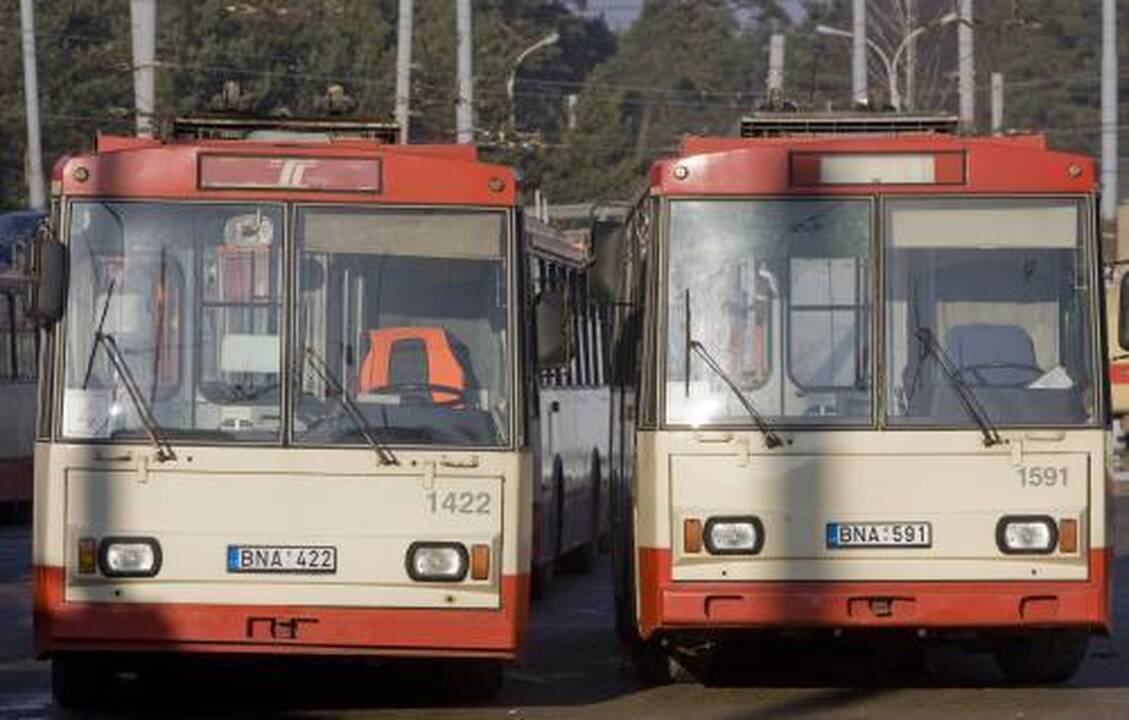 Algų reikalaus streikuodami