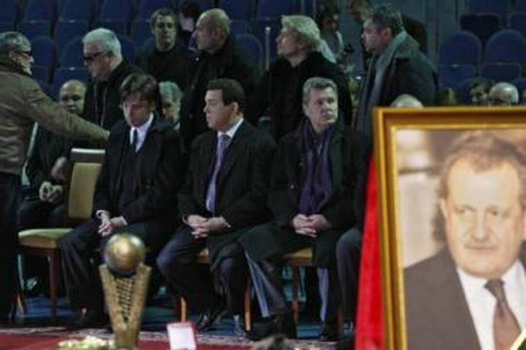 Kova: tai, kad ji yra Š.Kalmanovičiaus dukters motina, A.Kalmanovič (nuotr. viršuje), pasak teisininkų, prisiminė tik stojusi į kovą dėl nužudyto verslininko palikimo.