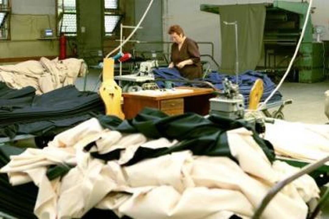 Akmuo: tradicinė pramonė sulaukia vis daugiau priekaištų, kad dirba neefektyviai, todėl šalies ateitis siejama su aukštosiomis technologijomis.