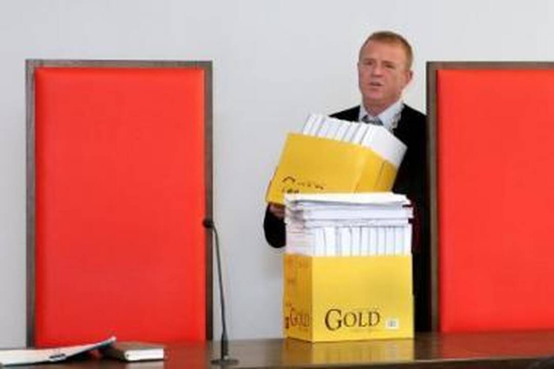 Byla: dalis teisiamųjų mano, kad teisėjo G.Večersko nešiojamuose auksinio tualeto bylos tomuose paminėti ne visi kaltininkai.