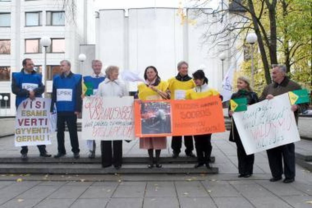 Premjeras profsąjungų neįtikino