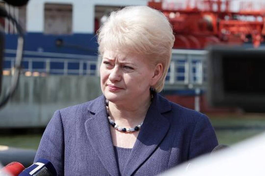 Priklausys visa alga