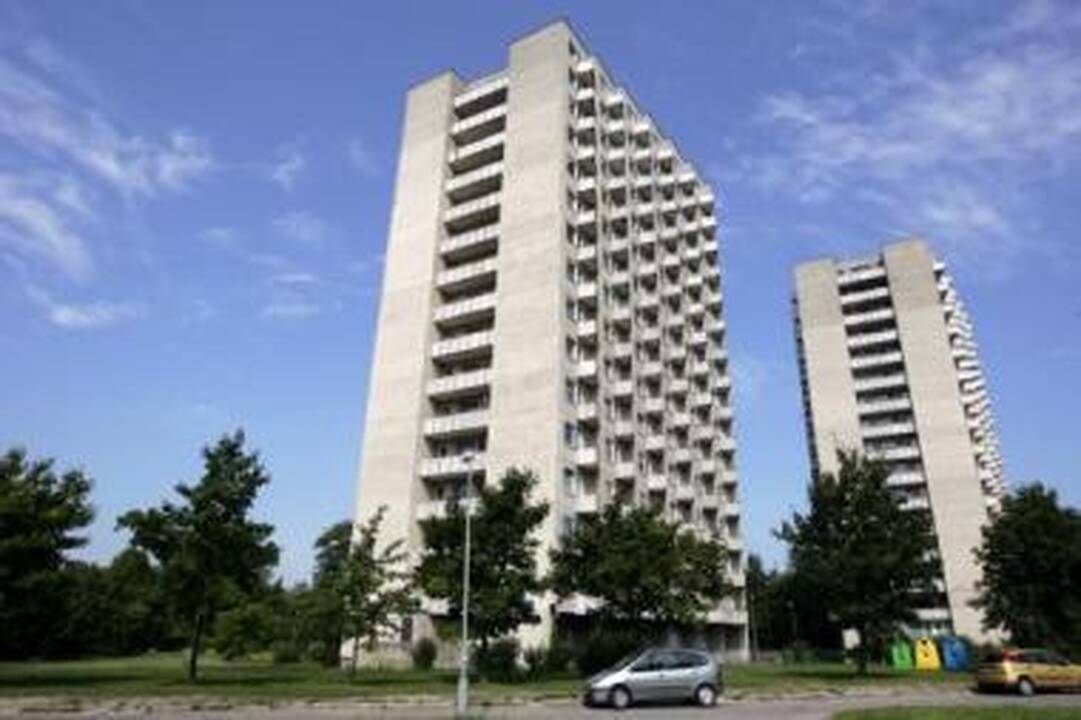 Tragedija: iš Palangos į Vilnių atvykęs mokytis studentas iškrito iš 15-o bendrabučio aukšto.