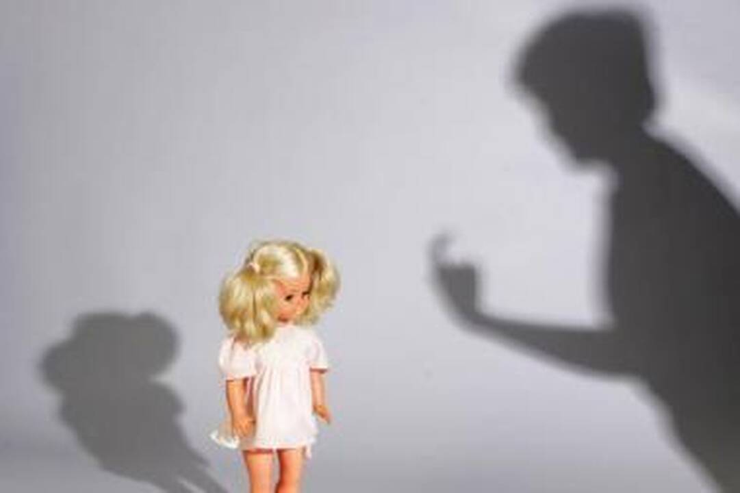 Liga: gydytojai teigia, kad pedofilai yra ligoniai, vaikystėje nepatyrę meilės.