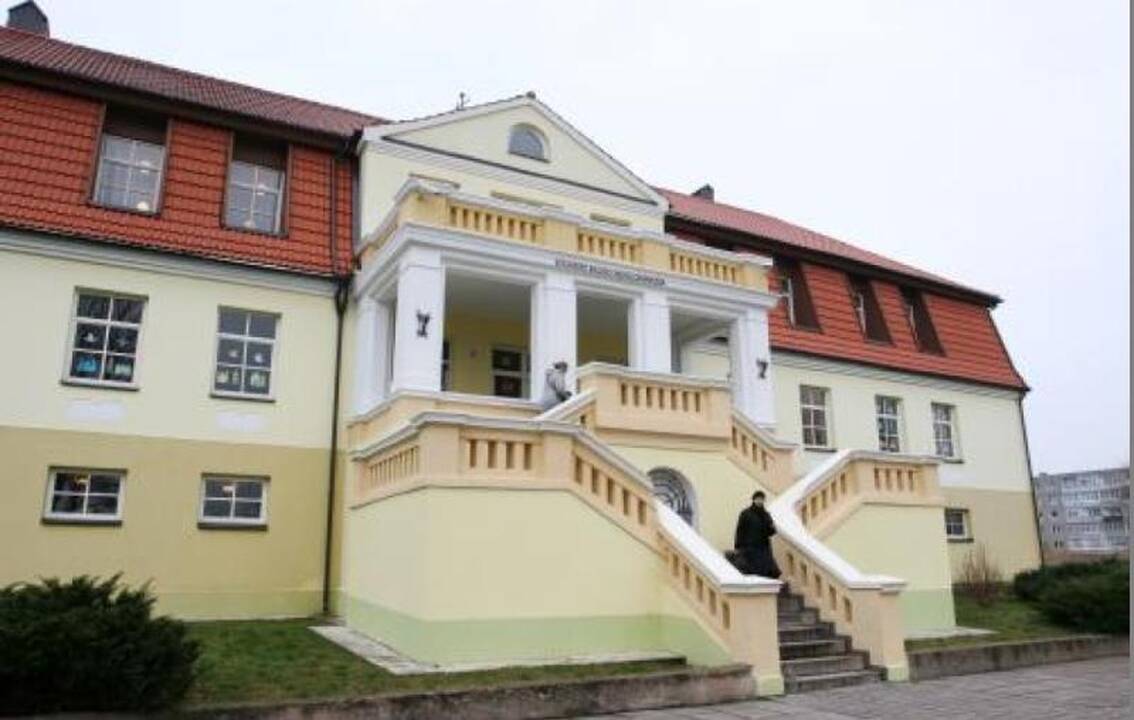 Dvaro statusas uostamiesčio gimnazijai apkarto