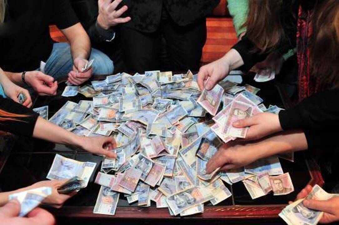 Kredito unijos lygiuosis į bankus