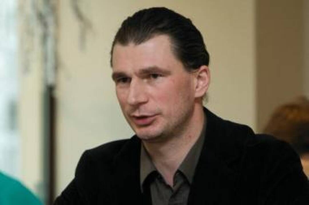 Galvą nulenkti ne gėda net prieš buvusį darbdavį