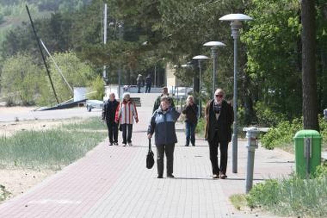 Keista: nors Nida yra Lietuvos teritorijoje, dažnai čia poilsiaujantiems turistams tenka naudotis ne Lietuvos, o Rusijos mobiliojo ryšio operatoriaus paslaugomis.