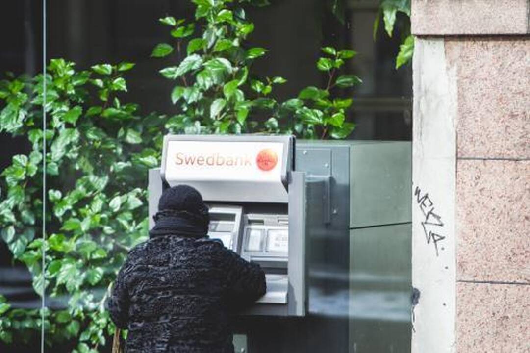 "Swebdank" vėl strigo