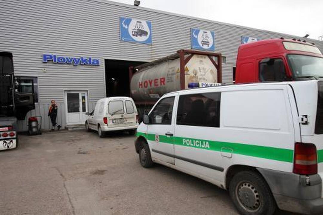 Cisternos plovėjai prisiuostė nuodų