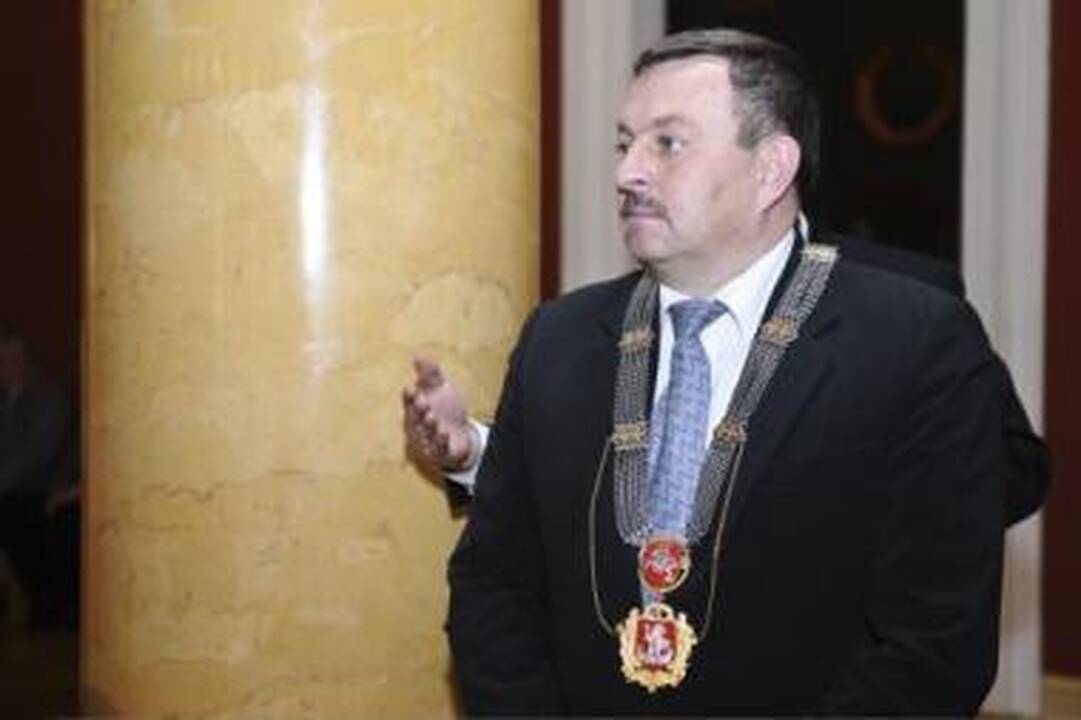 Nepadėjo: V.Navicko mėginimai taisyti reputaciją mero neišgelbėjo – jis pašalintas iš konservatorių partijos.