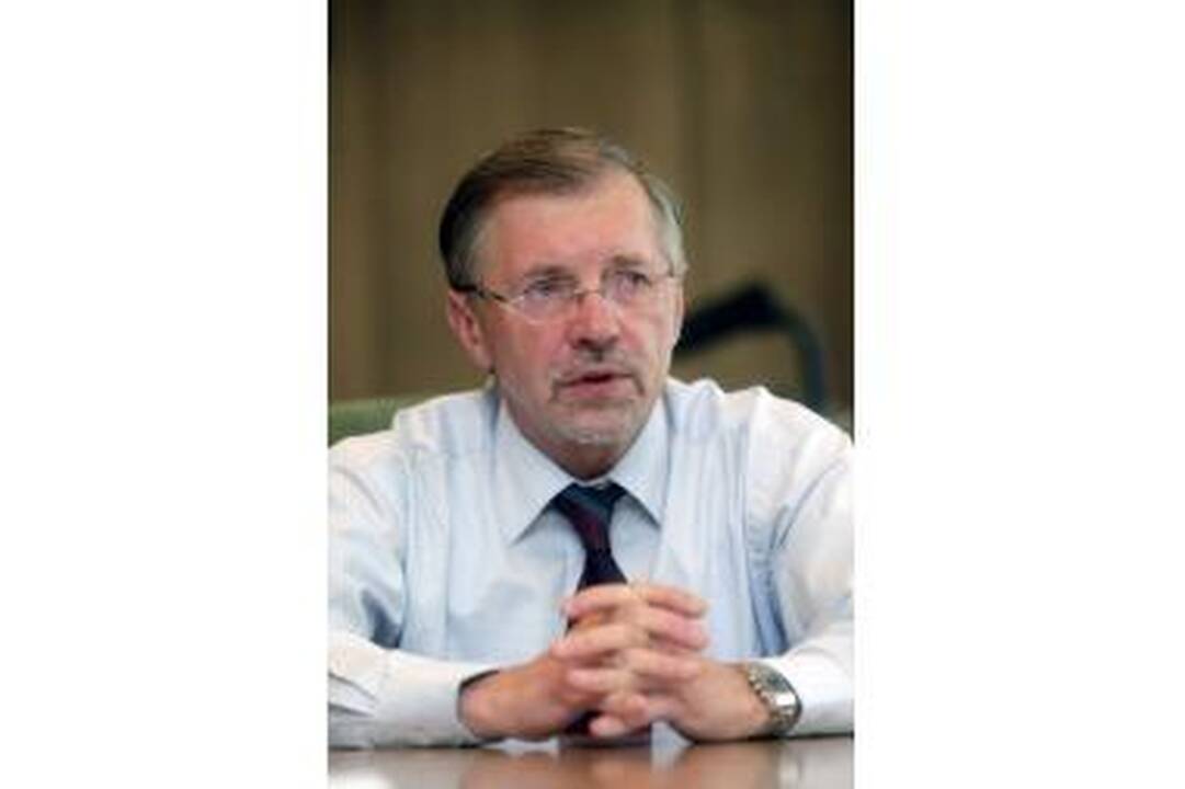 Valdžios pakiša studentams