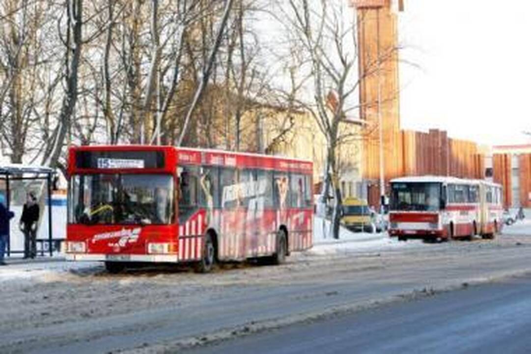 Šaltis koregavo ir autobusų grafikus