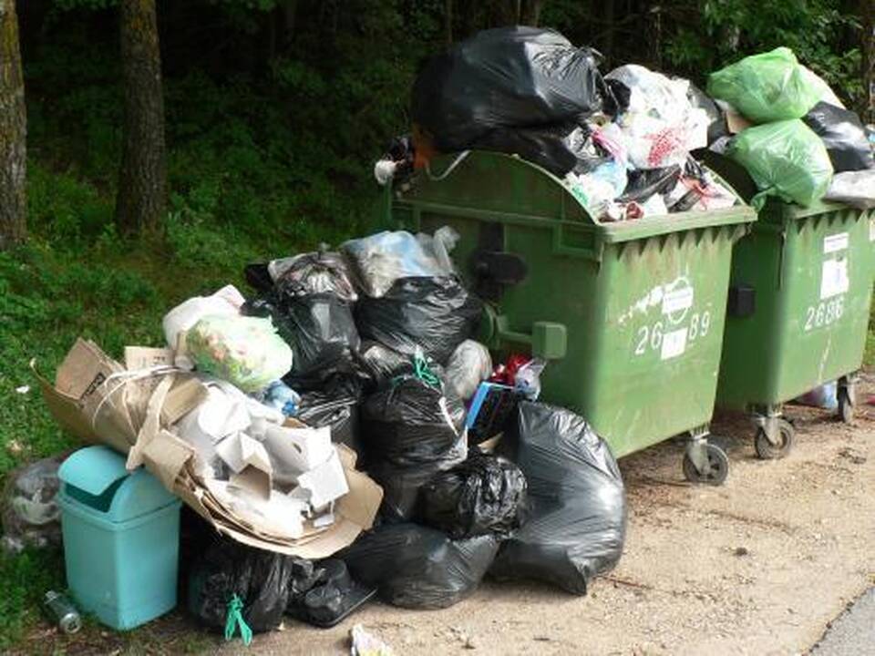 Pinigai – ryte, šiukšles vešime vakare