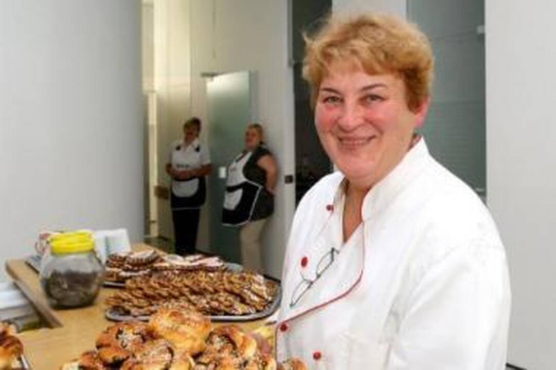Laikas: kol dar ne visi miestiečiai žino apie "Pieno baro" sugrįžimą, kėdės čia tuščios.