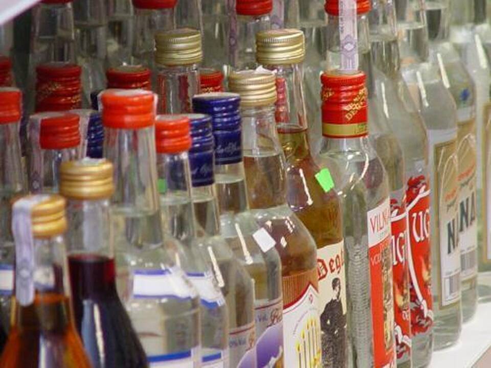 Mirė užvalgęs dešros ir išgėręs romo