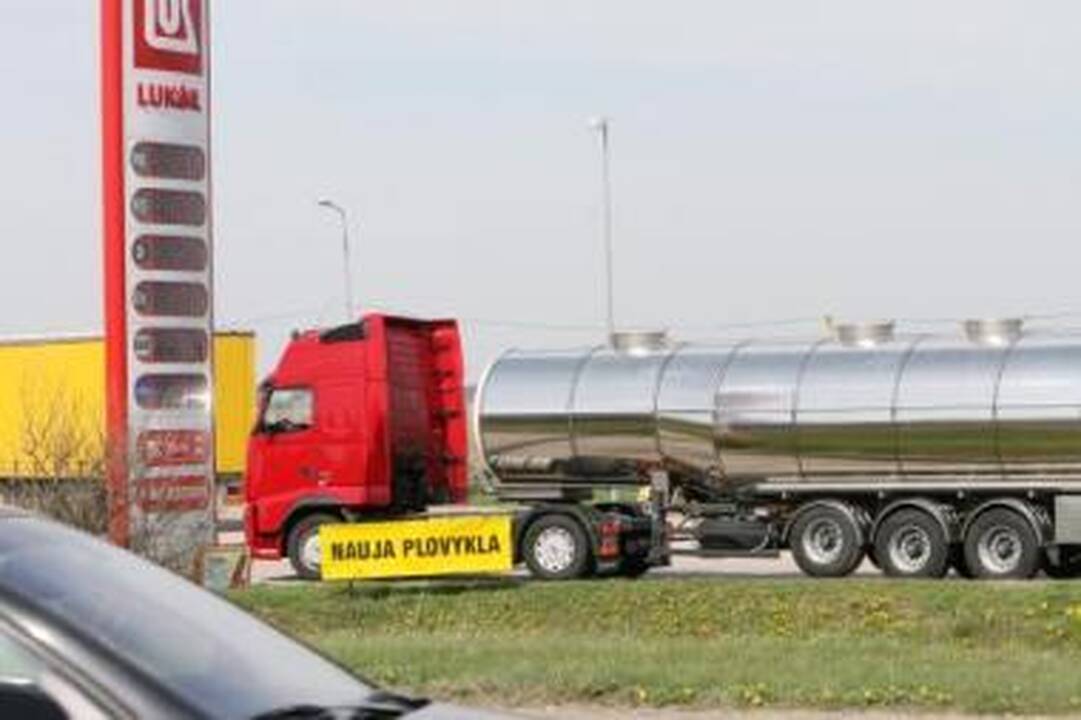 Atpigo: Lietuva vėl gali konkuruoti su aplinkinėmis šalimis, bet tik dyzelino kaina.