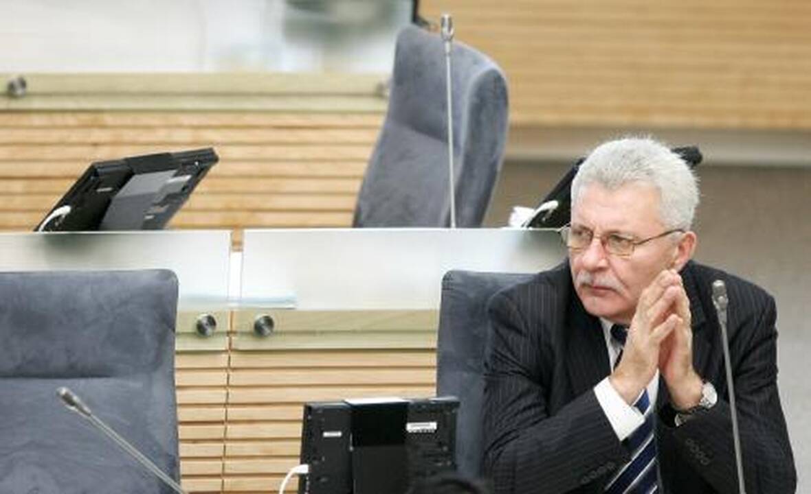 Seimo nariai nelinkę įteisinti savo atostogų