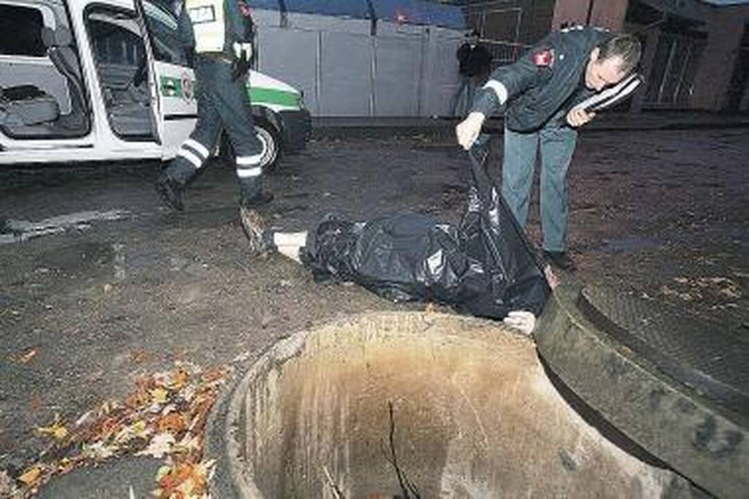 Mirtis tykojo šulinyje
