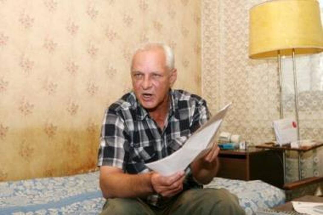 Situacija: klaipėdietis J.Tratas piktinosi, jog apie tai, kad gavo baudą už iš buto sklindantį triukšmą, sužinojo ne iš policijos pareigūnų.