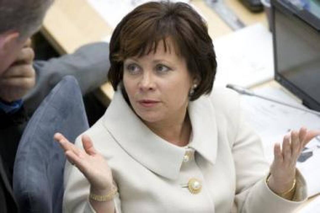 Nuskriausti: pagal R.Juknevičienės taupymo planą labiausiai nukentės eiliniai kariai ir jūreiviai.