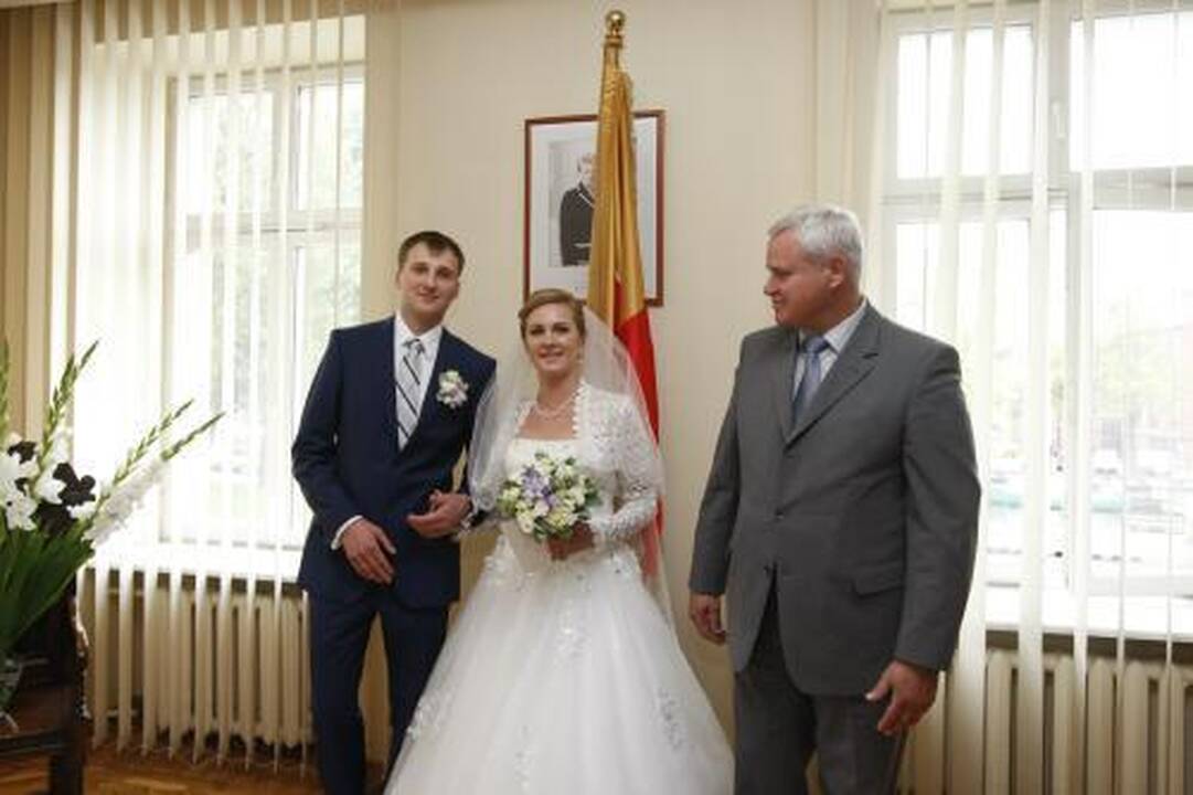 Susituokė mero kabinete