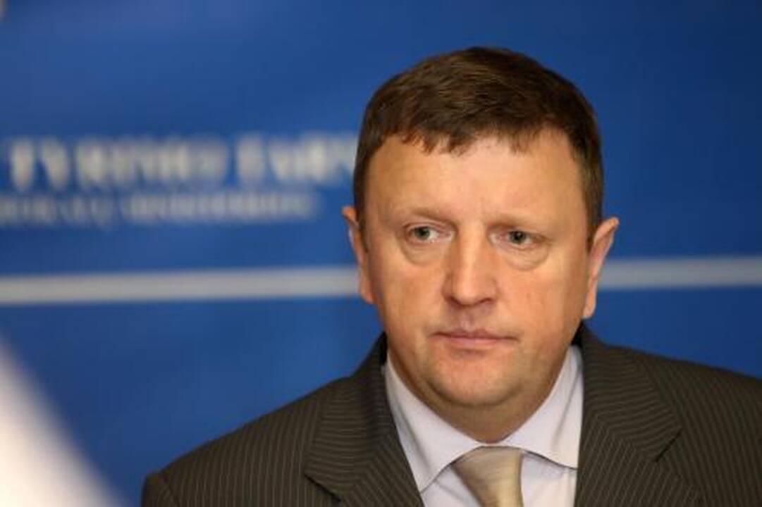 Seimo narys skundžia VSD pareigūną
