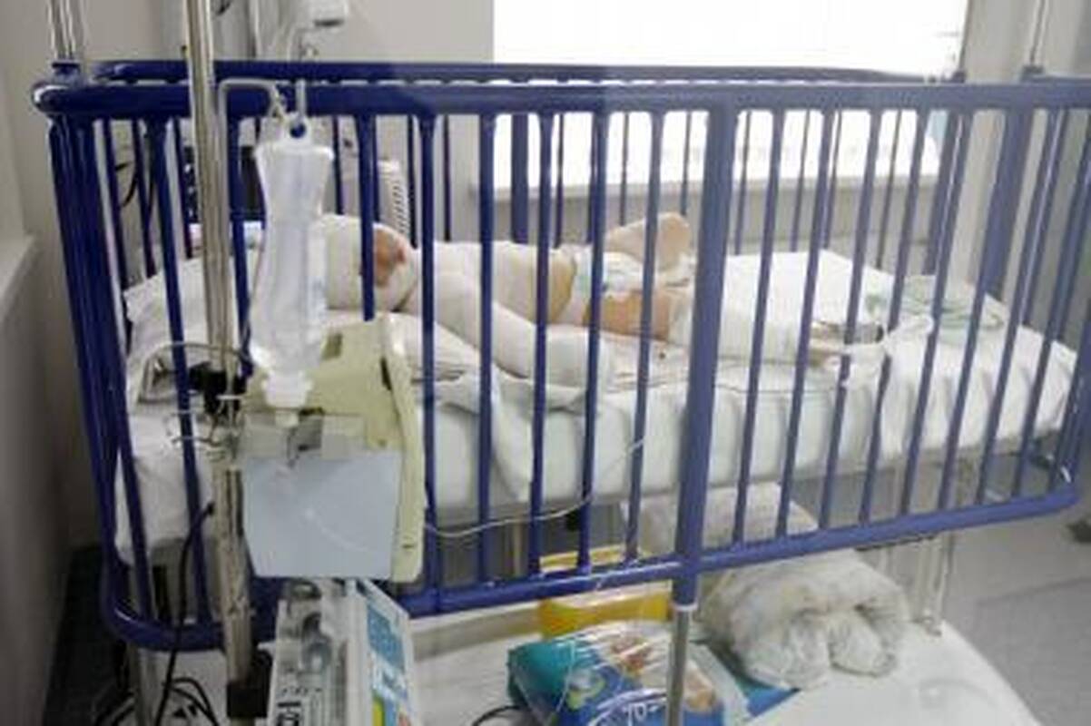 Pasekmė: karštu vandeniu nusiplikiusios mergaitės laukia ilgi gydymosi mėnesiai.