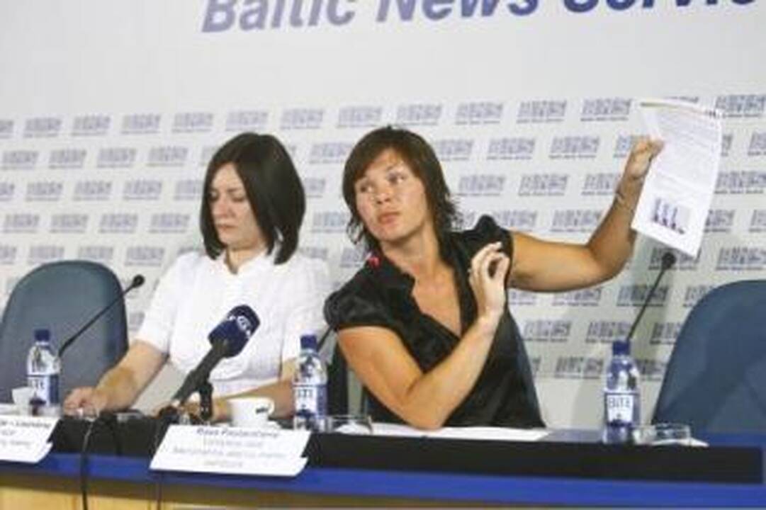 Išeitis: Nacionalinio aktyvių mamų sambūrio atstovės kaip galimus kompensavimo būdus nurodė neapmokestinamo minimumo tėvams kėlimą, darželių prieinamumo didinimą.