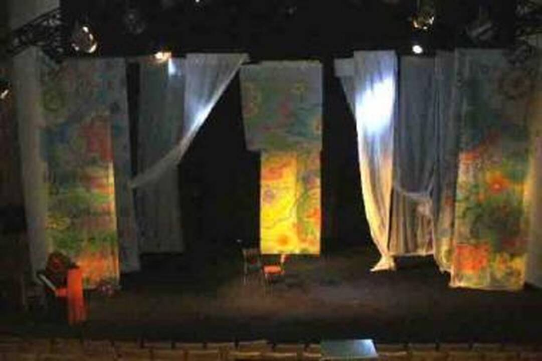 Atradimas: teatrą mėgstantys vaikai gali patys patirti, ką reiškia stovėti tikroje scenoje.