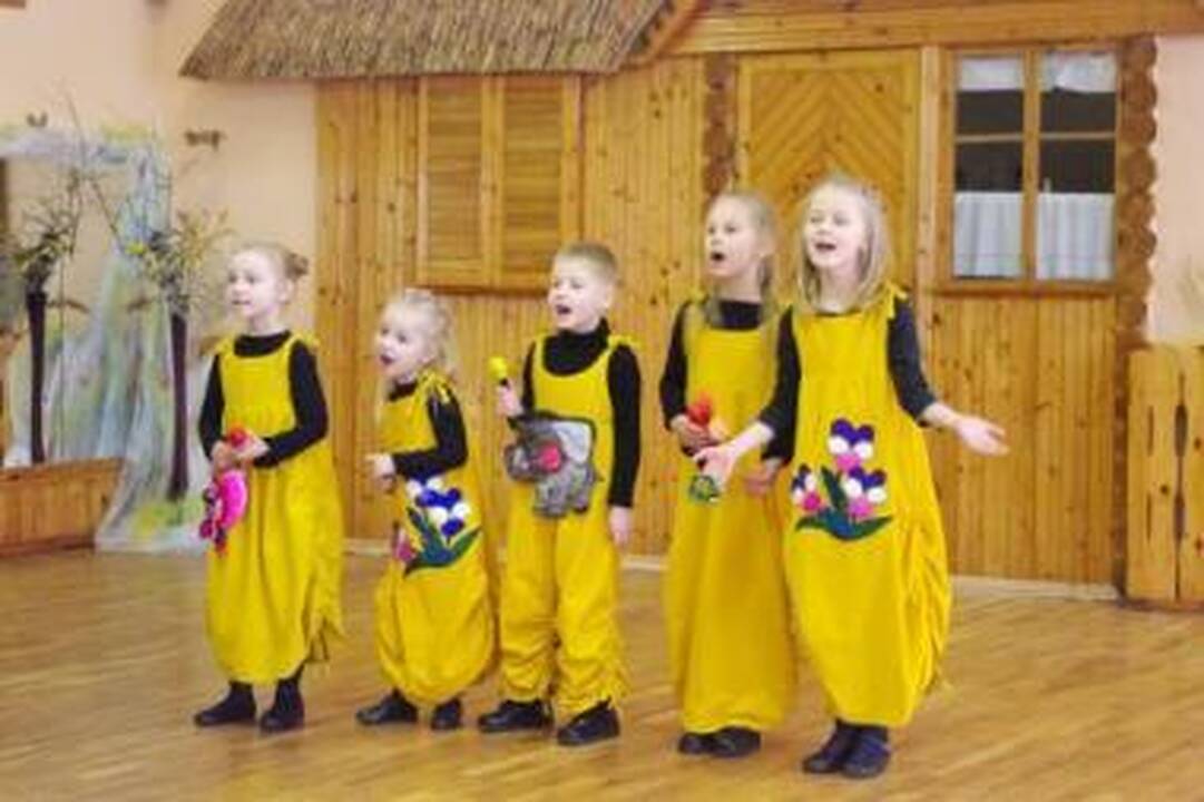 Sėkmė: vaikų laisvalaikio centro klubo "Draugystė" mažieji dainininkai dėl teisės vykti į finalinį  "Dainų dainelės" konkursą varžysis su 25 konkurentais iš uostamiesčio.