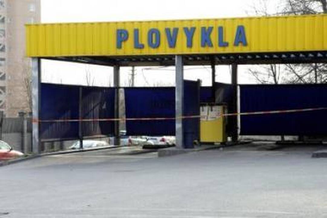 Pigiau: savitarnos plovykloje tenka pamiklinti rankas ir kojas, tačiau tai padeda sutaupyti pinigų.