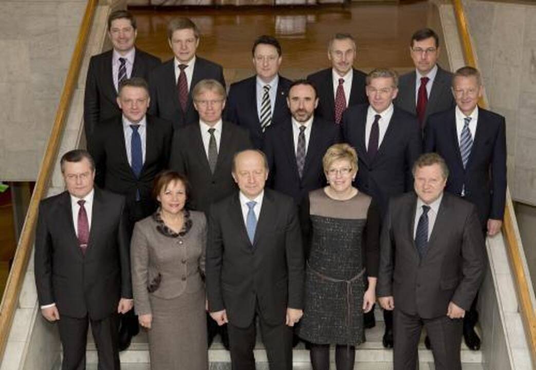 Buvę ministrai – į skirtingas puses