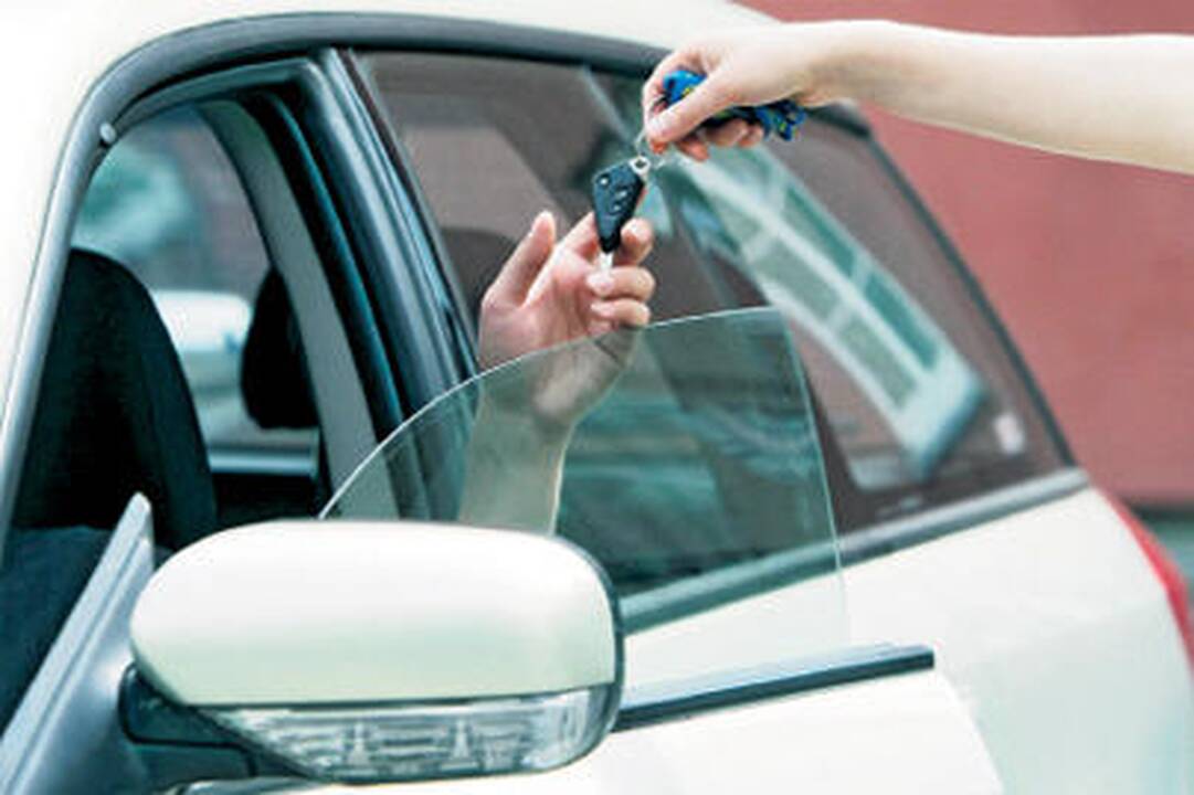 Prie automobilių nuomos – eilės