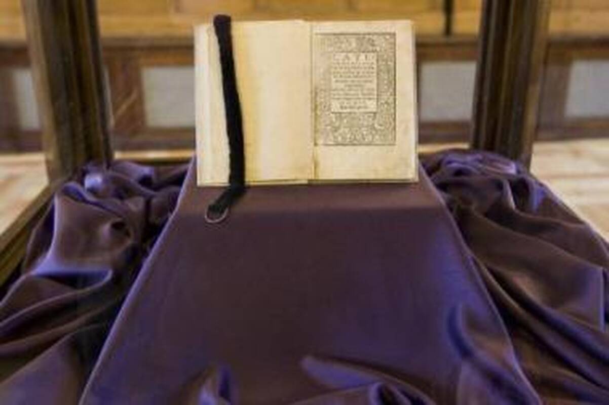 Prie pirmosios knygos – eilės