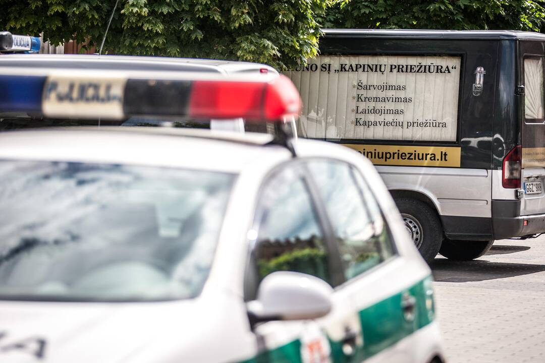 Moteris grasino susisprogdinti Kauno daugiabutyje