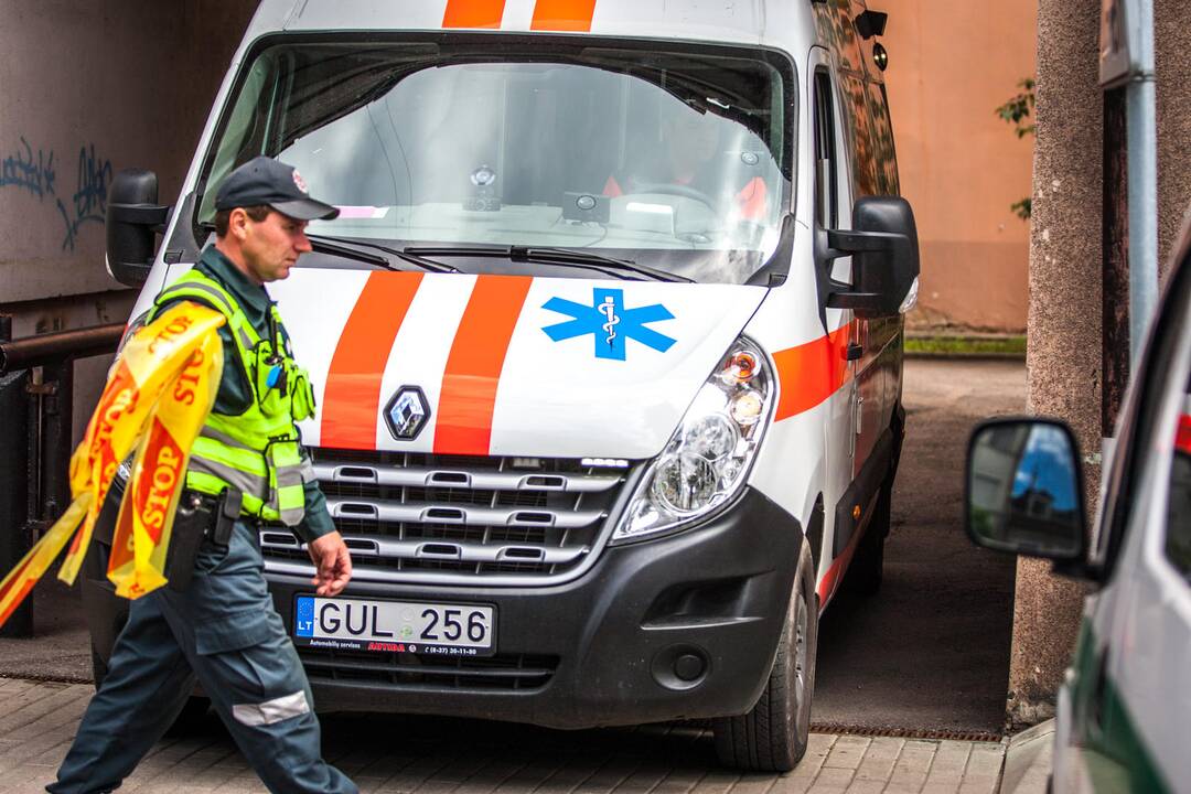 Moteris grasino susisprogdinti Kauno daugiabutyje