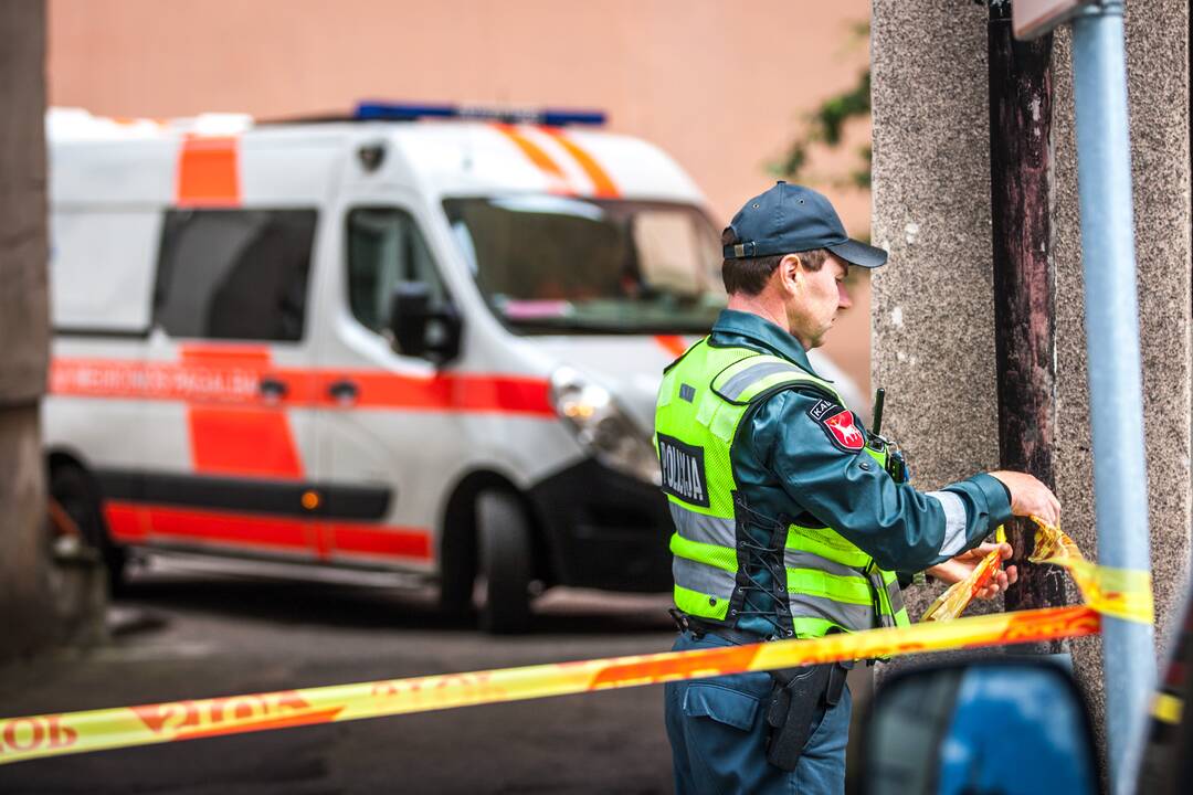Moteris grasino susisprogdinti Kauno daugiabutyje