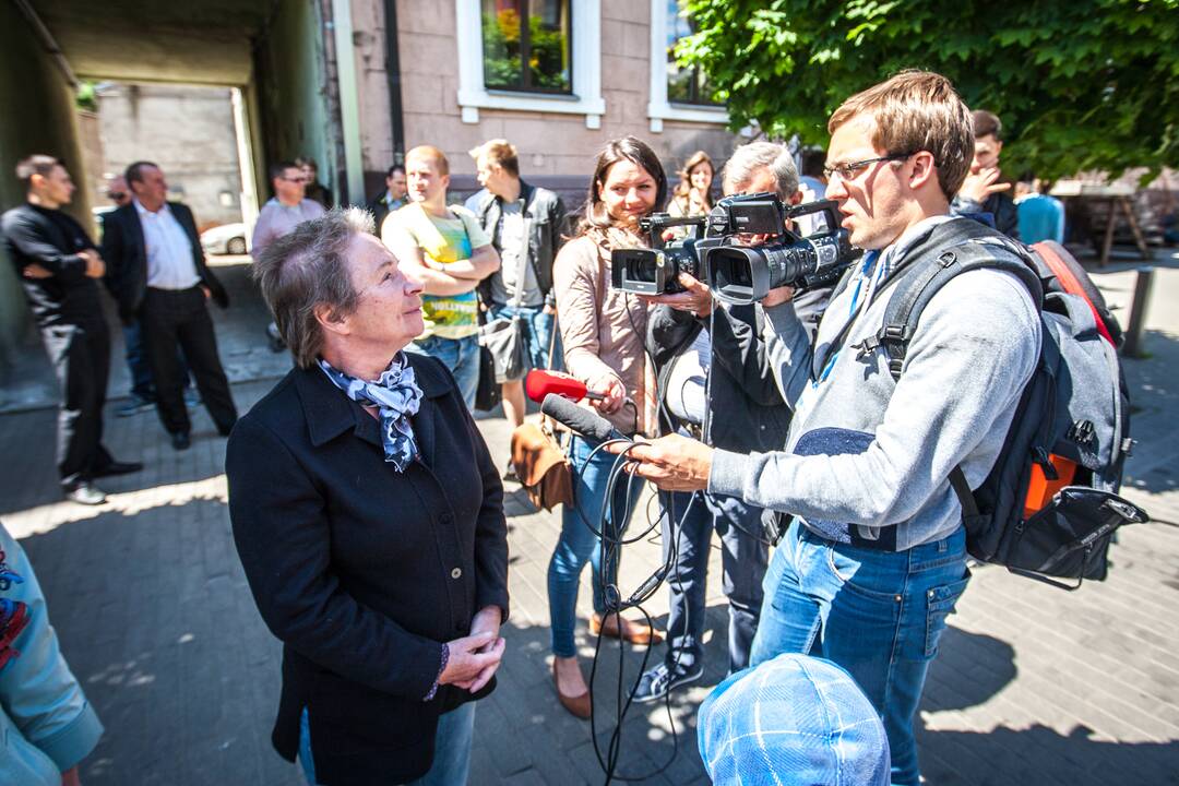 Moteris grasino susisprogdinti Kauno daugiabutyje
