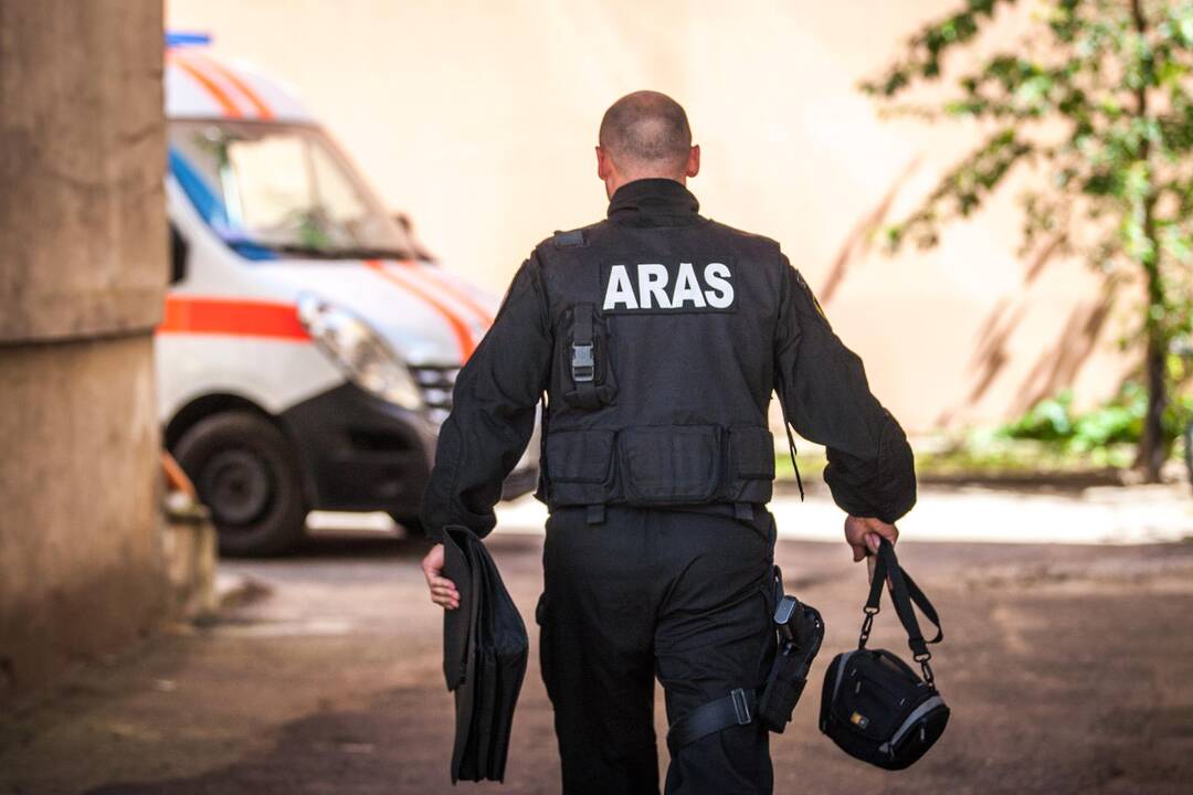 Moteris grasino susisprogdinti Kauno daugiabutyje