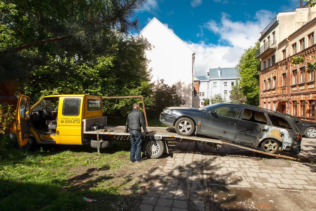Padegti automobiliai