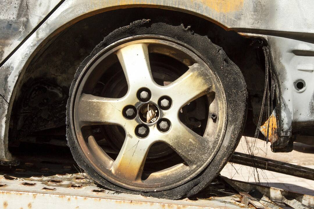 Padegti automobiliai