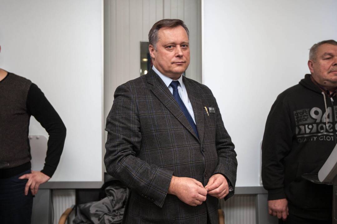 Vairuotojai keičia pažymėjimus