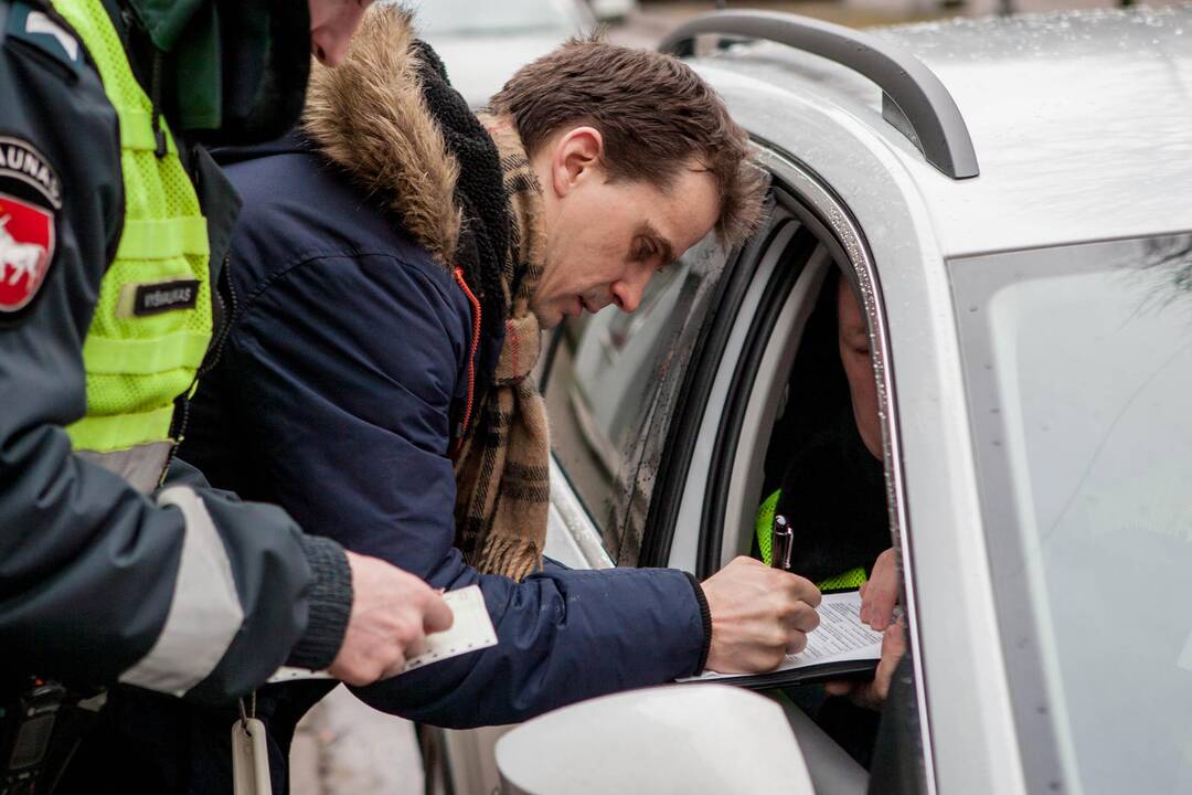 Policijos reidas Laisvės al. ir Vytauto pr. sankryžoje