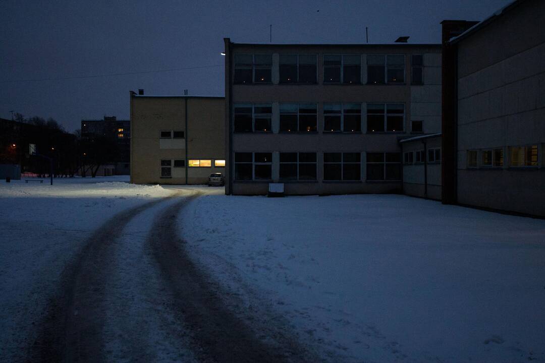 Sausio 13-osios žvakutės languose