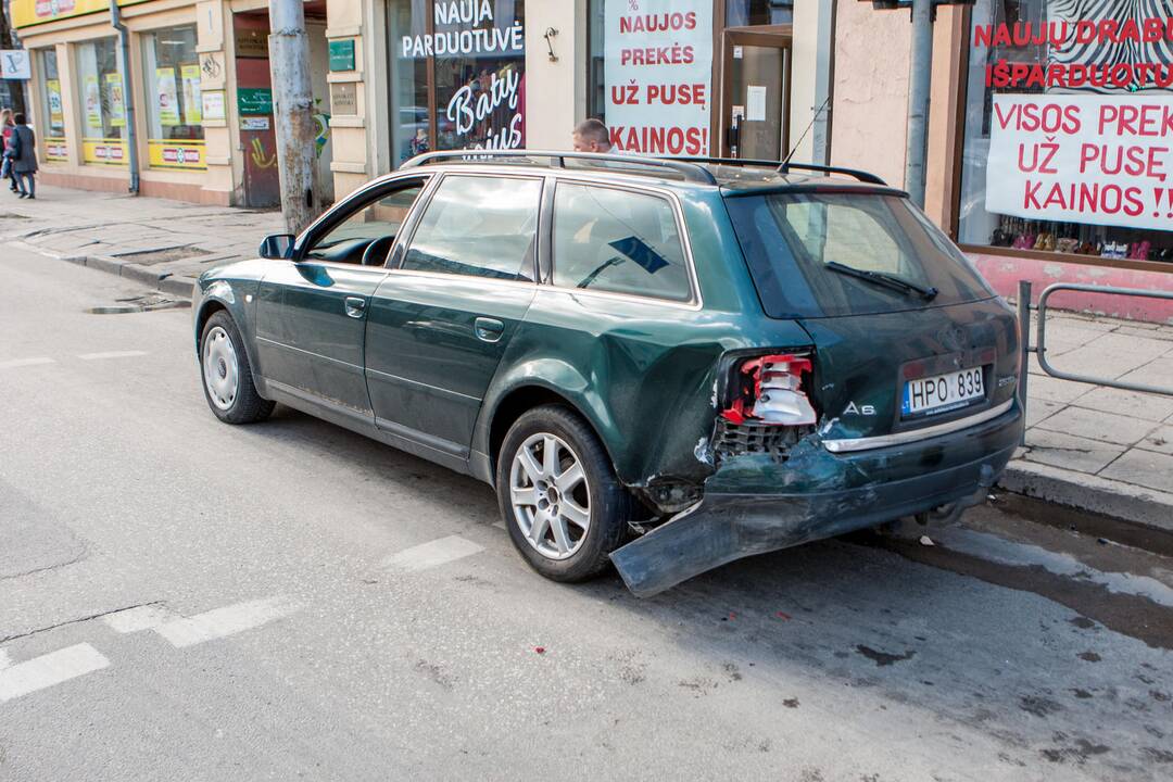 Avarija šv. Gertrūdos g. ir Savanorių pr. sankryžoje