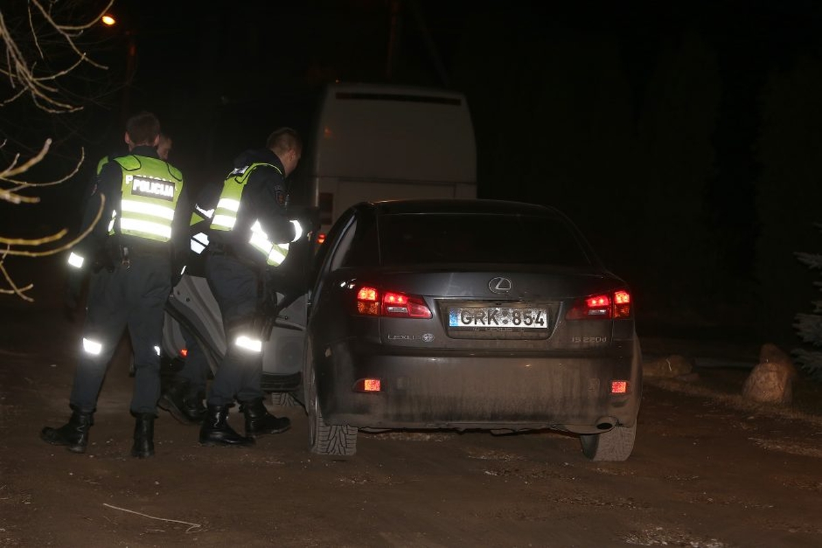 Policijai nestojusio automobilio gaudynės